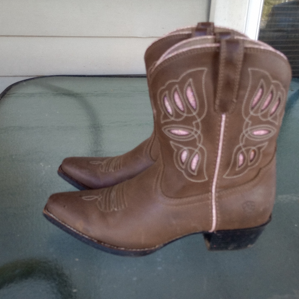 Ariat Women's cowgirl boots